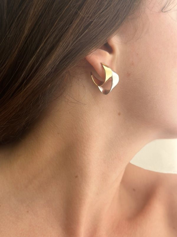 Pendientes Ola medianos de oro amarillo 18K